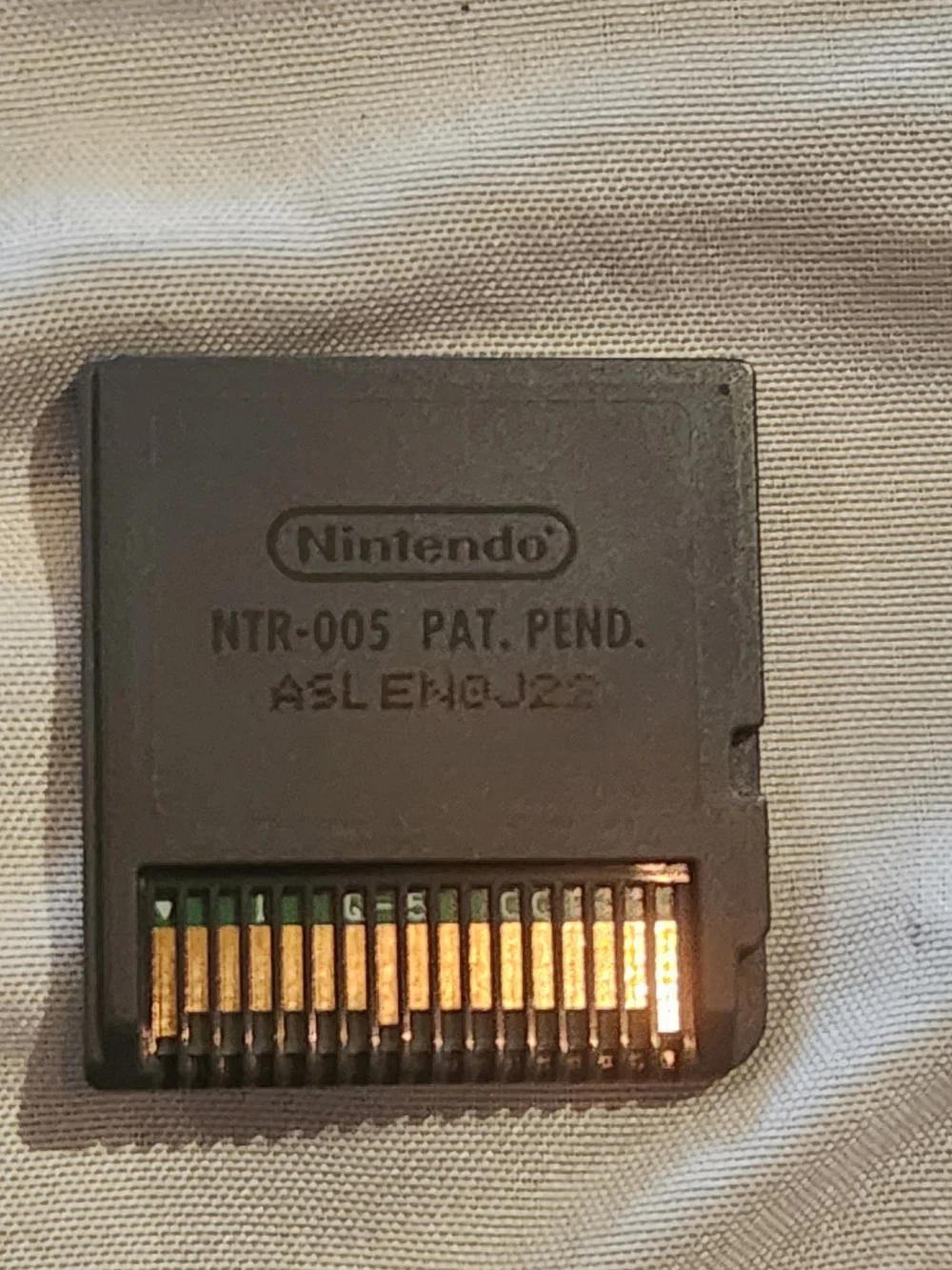Nintendo DS Game Cartridge Bundle - Yellow & Maroon Labels